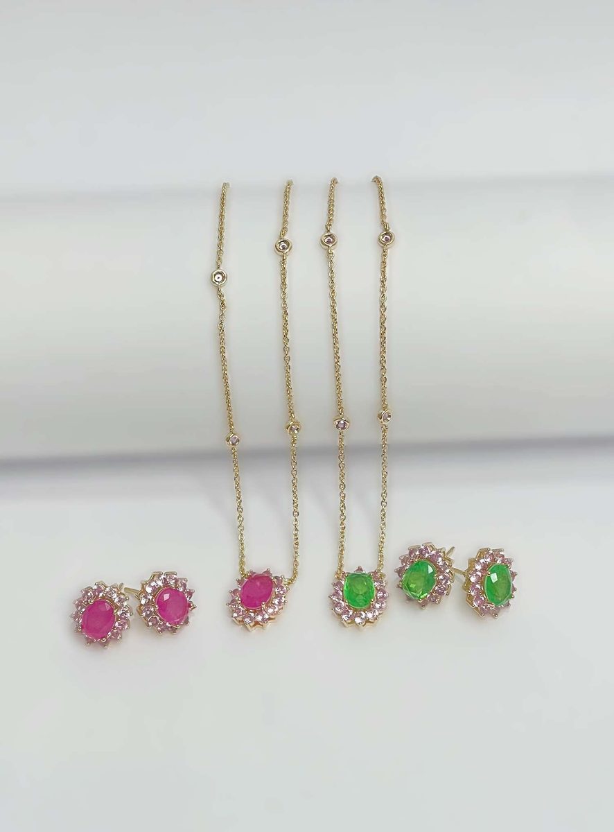Graceful Pendant Necklace
